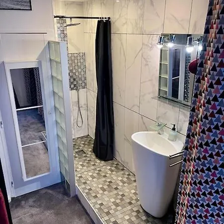 Apartment Duplex Hyper-centre Avec Sa Cour Privee
