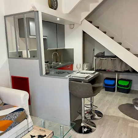 Duplex Hyper-centre Avec Sa Cour Privee *