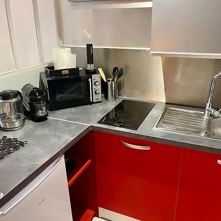 Duplex Hyper-centre Avec Sa Cour Privee